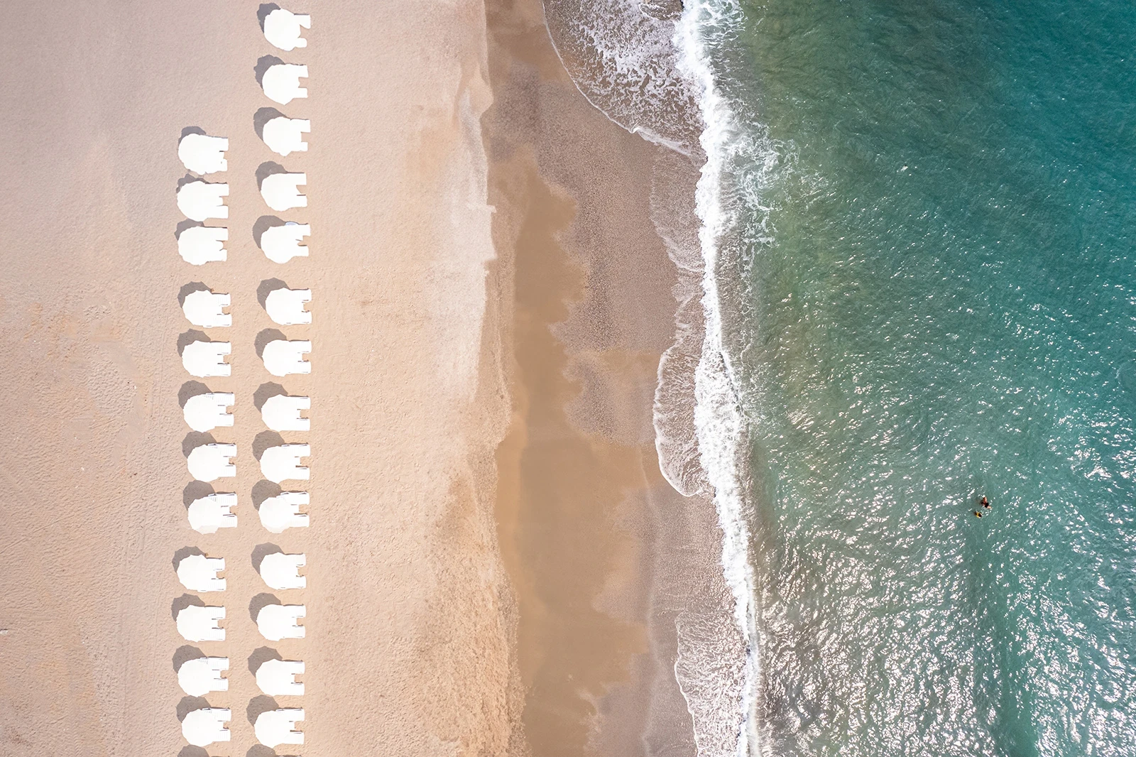 gerçekten denize sıfır olması ve sahili